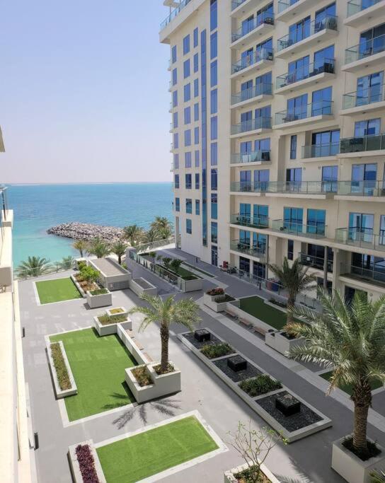 Ocean Whisper Ultra Luxe 1 Bedroom Apartment With A Private Beach - Al Marjan Island Рас ал Хайм Екстериор снимка